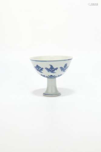 chinese blue and white porcelain stem bowl