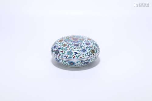 chinese doucai porcelain round box