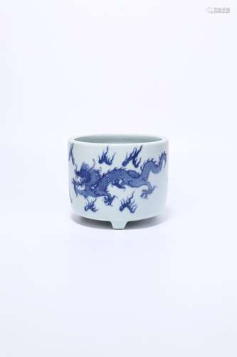 chinese blue and white porcelain incense burner