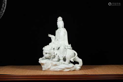 chinese dehua white porcelain figurine