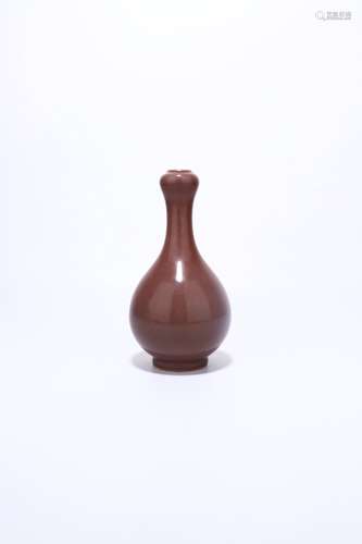 chinese peachbloom glazed garlic-head vase