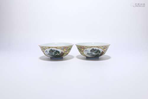 pair of chinese famille rose porcelain bowls