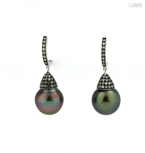 Pair of Cultured Pearl Earrings