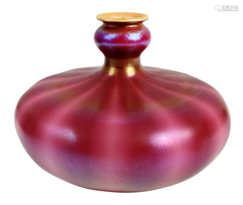 Durand Lady Gay Rose Art Glass Vase