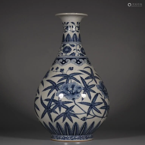 Chinese Blue and White Porcelain Vase