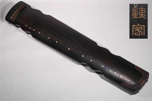 A GUQIN INSTRUMENT (B)