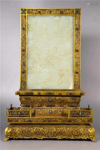 A WHITE JADE AND GILDED BRONZE TABLE SCREEN
