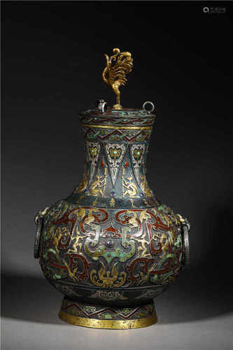 A DECORATIVE BRONZE VASE