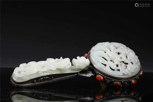 A QING DYN. WHITE JADE MIRROR