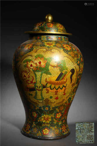 A LARGE LIDDED JAR MADE OF CLOISONNE