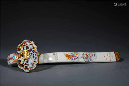 A FAMILLE ROSE GLAZE PORCELAIN RUYI SCEPTER