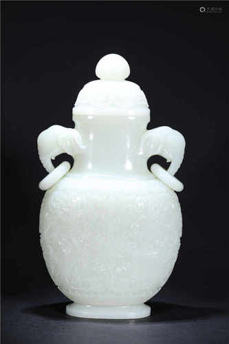 A DECORATIVE HETIAN JADE VASE