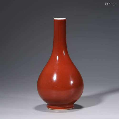 清雍正 年红釉胆瓶