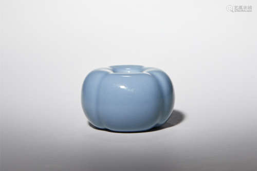 十八世纪 天蓝釉柿形水盂