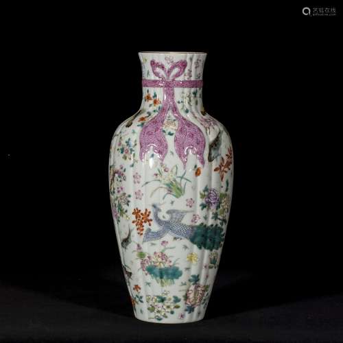 CHINESE FAMILLE ROSE VASE, QIANLONG PERIOD, QING DYNASTY