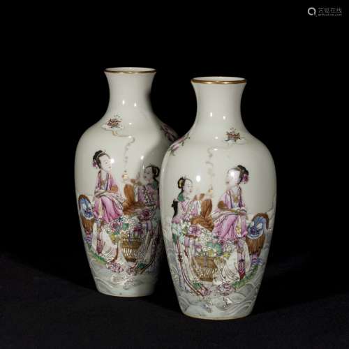 A PAIR OF FAMILLE ROSE GUANYIN VASES, QIANLONG PERIOD, QING ...