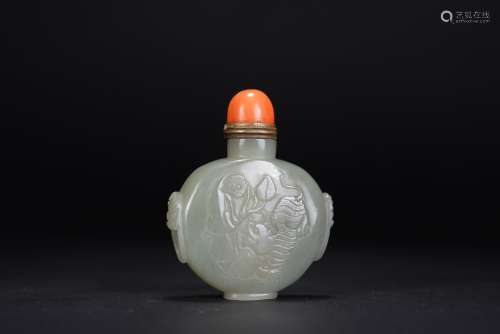 QING DYNASTY GREEN WHITE JADE SNUFF BOTTLE, CHINA