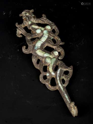 BELT HOOK INLAID WITH GOLD, SILVER AND TURQUOISES, WARRING S...