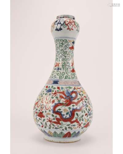 A WUCAI GARLIC-HEAD VASE