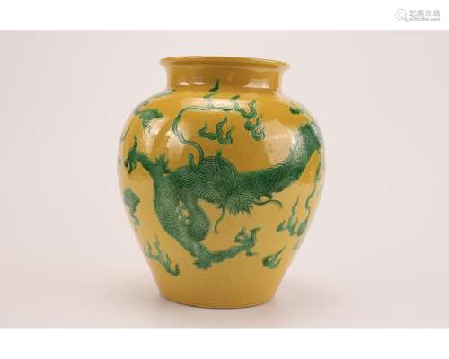 A YELLOW-GROUND DRAGON JAR