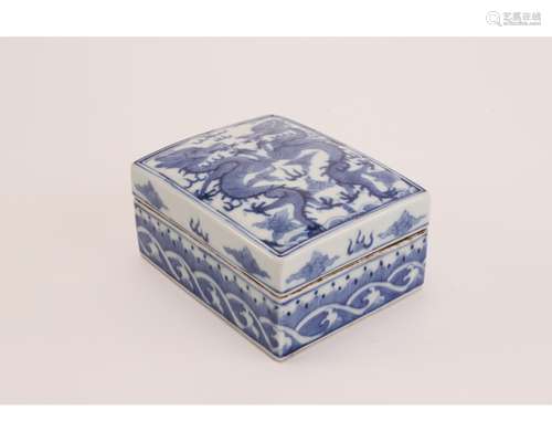 A BLUE AND WHITE DRAGON SQUARE BOX AND COVER