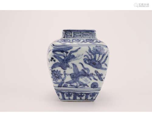 A BLUE AND WHITE FACETED VASE, WANLI