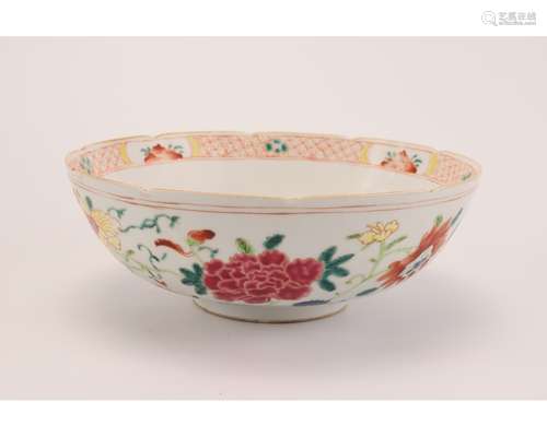 A LARGE FAMILLE ROSE FLOWER BOWL