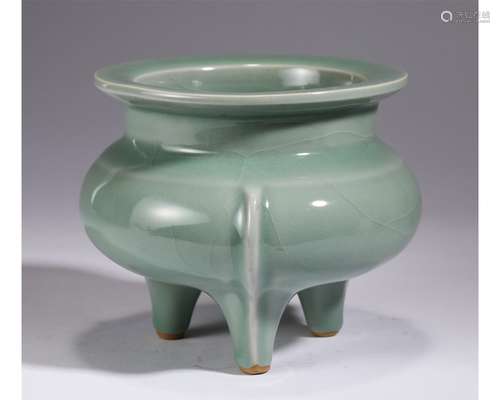 Longquan Celadon Glazed Tripod Censer