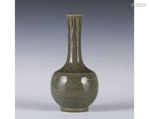 Incised Yaozhou Vase