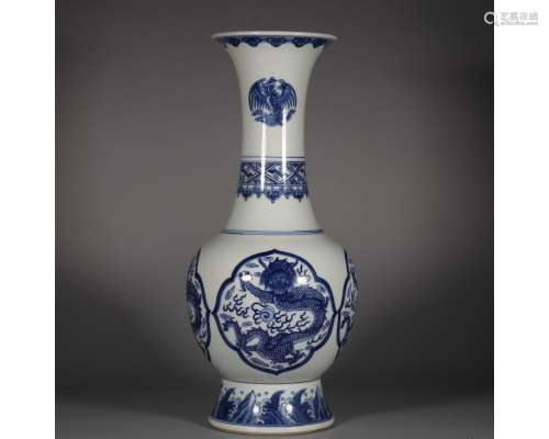 A BLUE AND WHITE PHOENIX-TAIL VASE