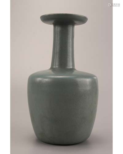 A LONGQUAN MALLET VASE