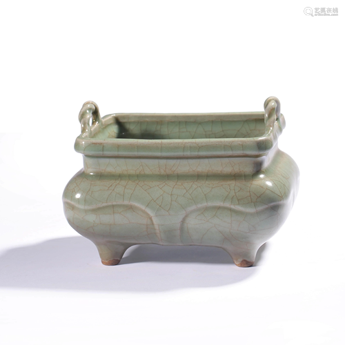 A LONGQUAN DOUBLE EARS PORCELAIN RCTANGLE FOUR-LEGGED