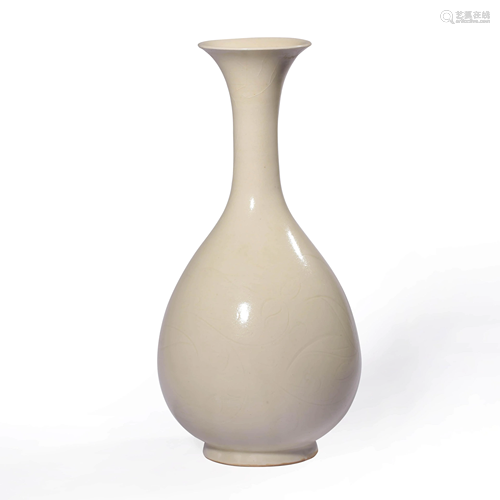 A DING KILN FLORAL PORCELAIN VASE