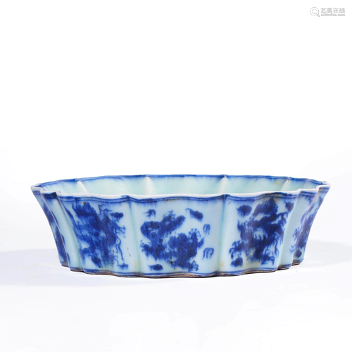 A BLUE AND WHITE CLOUD AND DRAGON LOBED PORCELAIN