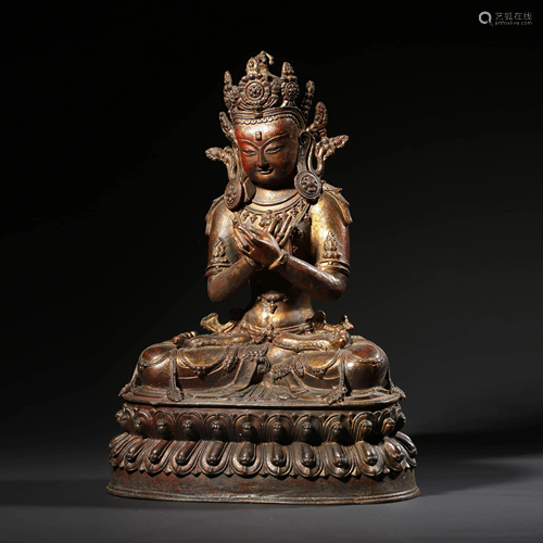 A GILT-BRONZE STATUE OF AMITAYUS