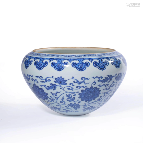 A BLUE AND WHITE INTERLOCKING ALMS BOWL