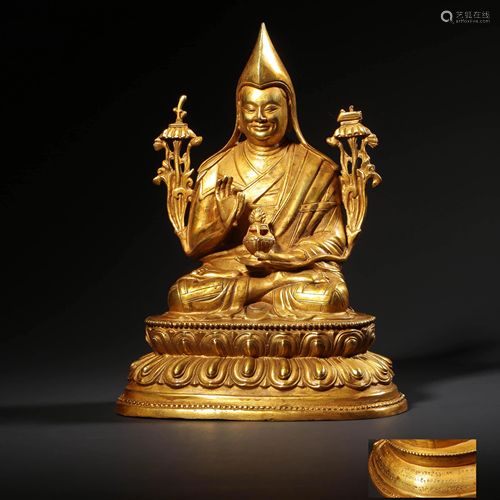 A GILT-BRONZE FIGURE OF SEATED STATUE