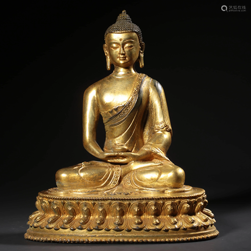 A GILD BRONZE STATUE OF AMITAYUS BUDDHA