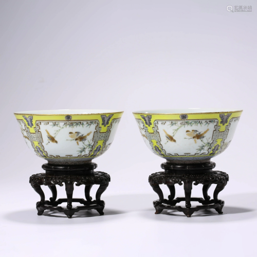 A PAIR OF CHINESE PORCELAIN FAMILLE ROSE BOWLS &…