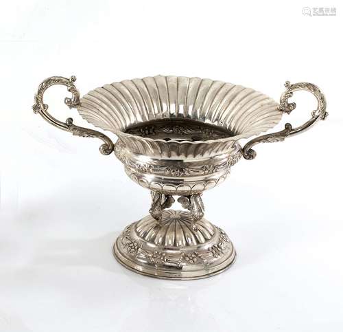 Silver centrepiece with handles Law 916