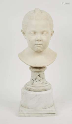 卡拉拉大理石雕塑，一个年轻女孩的肖像，她的头发被束起，最后是一个...