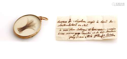 第一帝国的历史帝国纪念品。皇帝拿破仑一世的头发，被装在一个镶有...