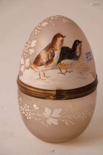 搪瓷玻璃蛋盒，冬日里有几只鸟。13 x 7.2厘米。
