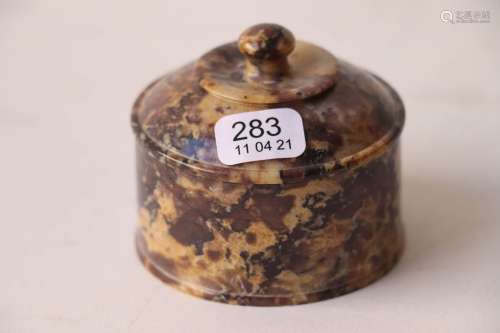 皂石药盒，紫色大理石纹，模压盖，蘑菇臼。完美的条件。20世纪。直径：5...