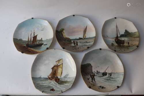 薇薇安：五个圆瓷盘，彩绘装饰为聚彩，全为海洋。第十九集e。签字：直径...
