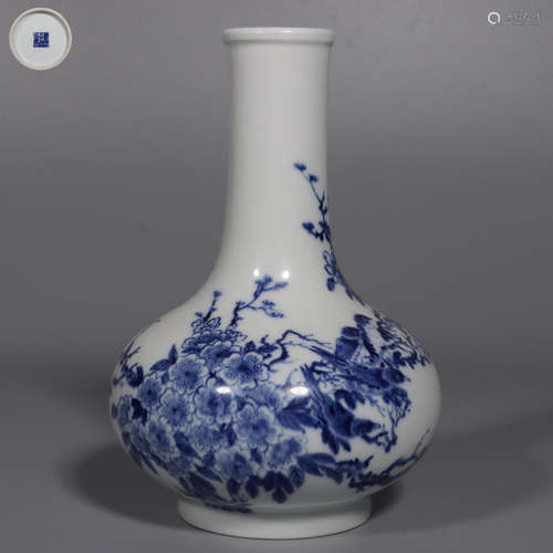 Blue-and-white Vase with Flowers and Birds Patterns