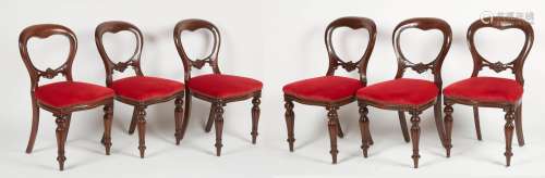 一套六把红木椅子，叶子背和前腿。19世纪高度：90厘米。高度：90厘米。...