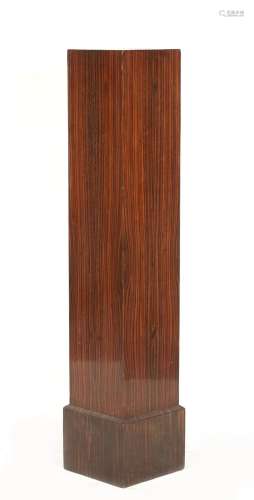 紫檀木皮的方柱。装饰艺术风格。高度：125厘米。高度：125厘米。侧面：2...