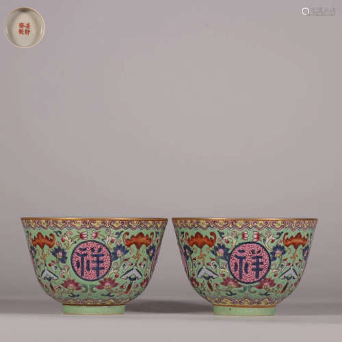 A Pair of Famille Rose Bowl with Lotus and Chinese Figures o...