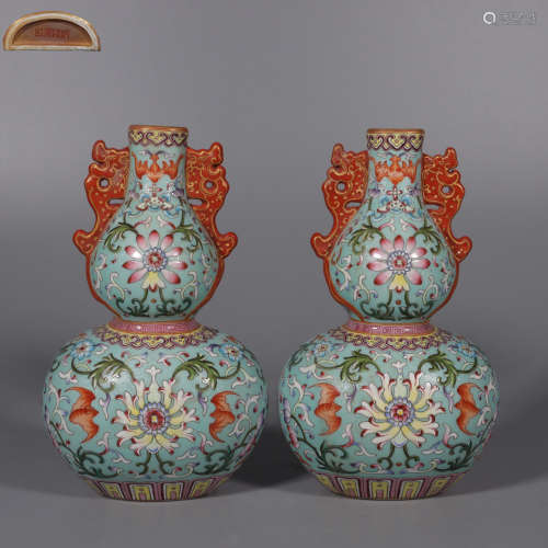 A Pair of Tophus Vase with Wrapped Lotus
